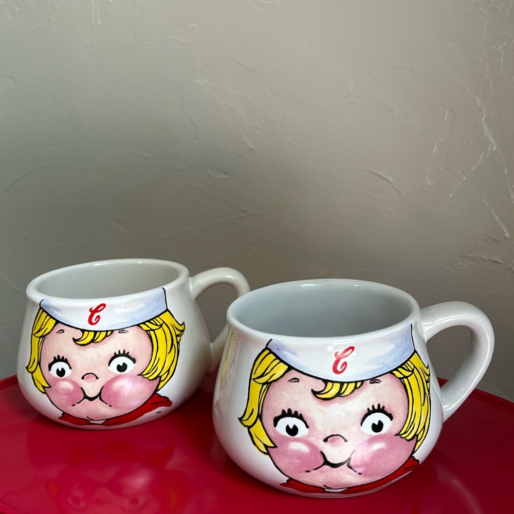2 vintage Campbells soup Mug